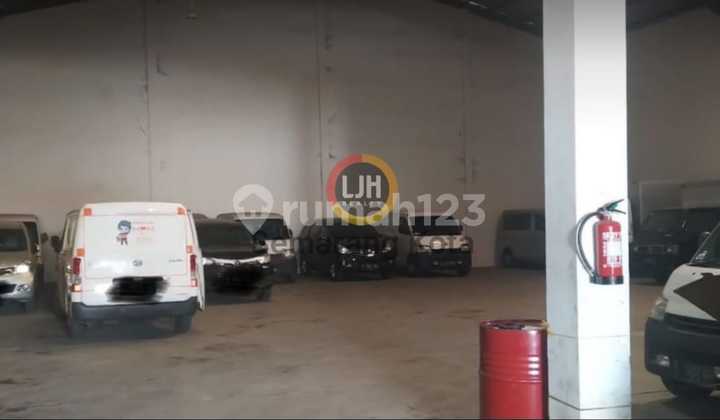 Warehouse building on Kaligawe Street 2