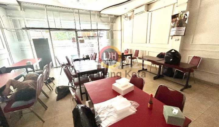 Bangunan untuk usaha di daerah Kampung Kali 2