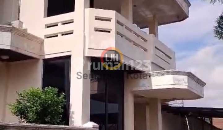 Rumah Mewah di Daerah Manyaran 1