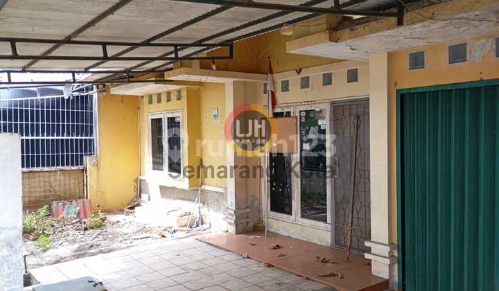 Rumah di Graha Padma 1