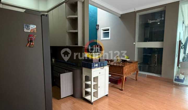 Luxury house in Graha Candi Golf