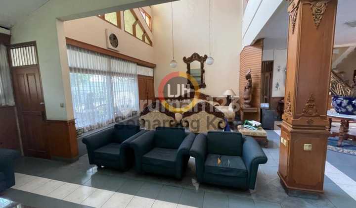 Rumah di jalan Taman Maluku 1