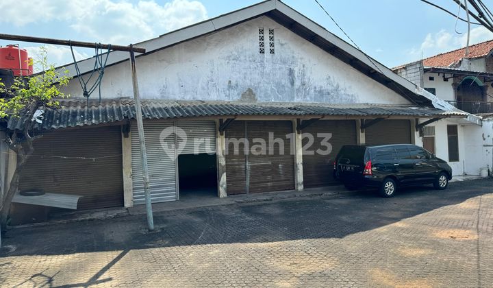 Rumah Pinggir Jalan Besar Cocok Buka Usaha dekat LRT Jatibening Rumah Pinggir Jalan Besar Cocok Buka Usaha dekat LRT Jatibening