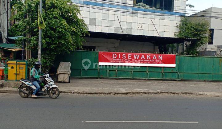 Disewakan Gedung di Lokasi Strategis, Pinggir Jalan Utama di Bekasi 2