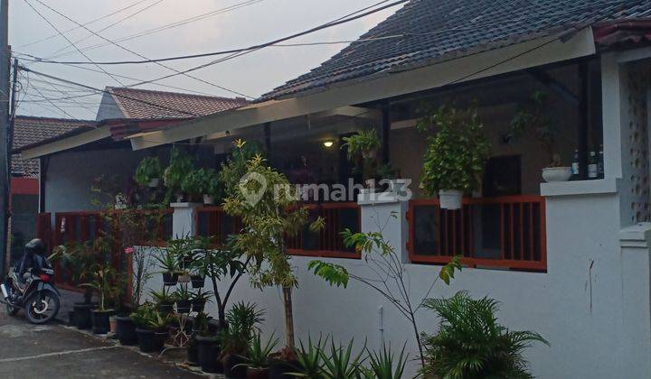 Rumah Hoek Dekat Grand Galaxy, Aman dari Banjir di Jakasetia 2