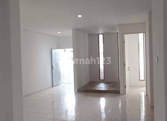 Rumah Bagus Unfurnished SHM di Duta Harapan, Bekasi 1