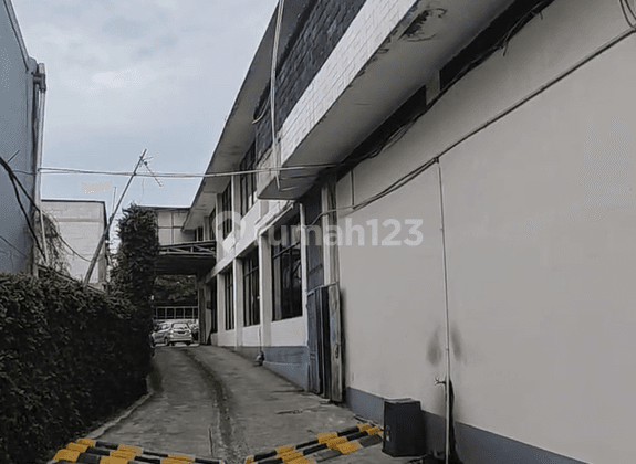 Tanah dan Bangunan di Lokasi Strategis, Dekat Kampus