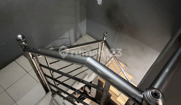 Rumah Modern, Bagus Strategis di Villa Indah Permai 2