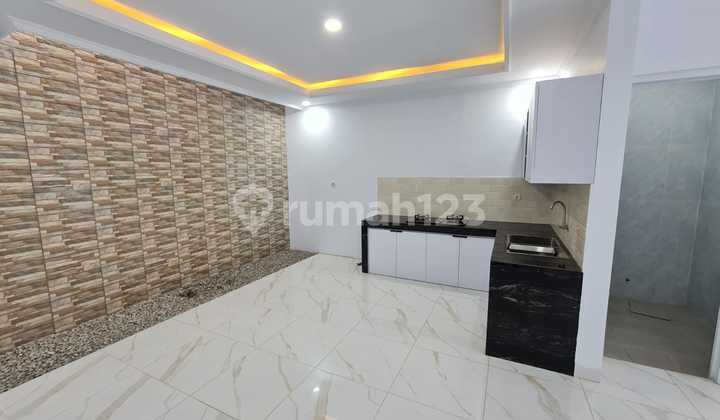 Rumah Bagus Unfurnished SHM Karang Satria, Bekasi 2