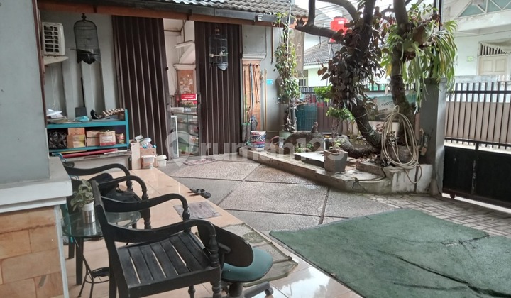 Rumah Bagus Unfurnished SHM Pekayon, Bekasi