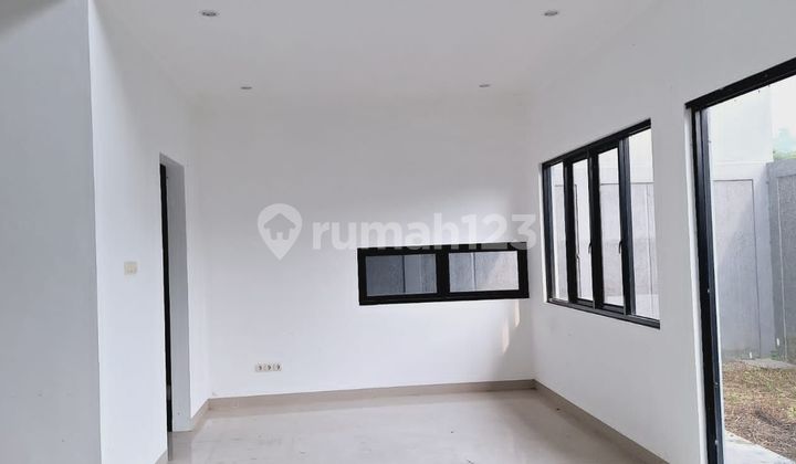 Minimalist house with a mountain nuance in Sentul City. 2
