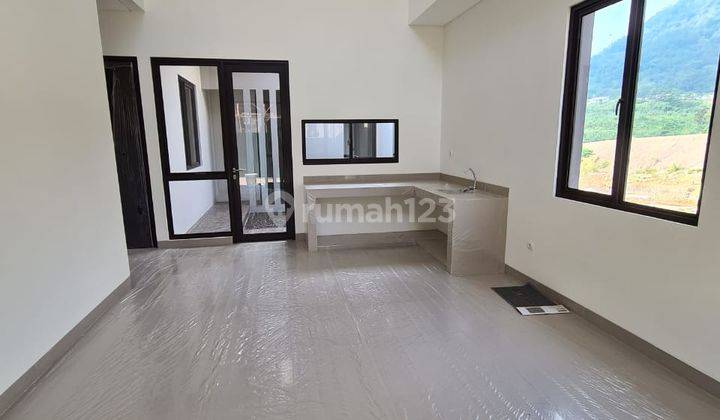 Rumah minimalis posisi hook nuansa asri siap huni sentul city 2