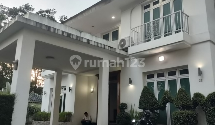 Rumah Bagus Kolam Renang Nuansa Asri Sentul City 2