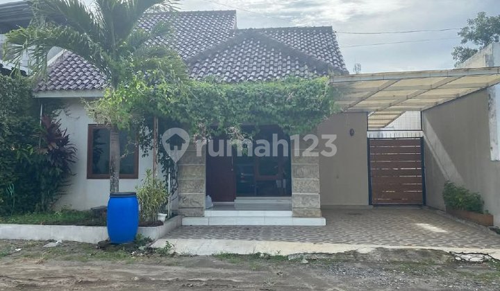 Affordable Minimalist House with Large Land in Berbah Sleman Jogja Affordable Minimalist House with Large Land in Berbah Sleman Jogja