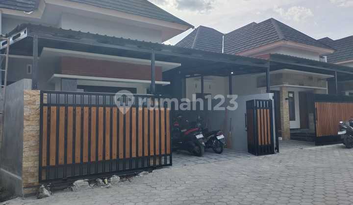 Rumah Cantik Megah Di Perumahan Dekat Jogja Bay Wedomartani Jogja 2