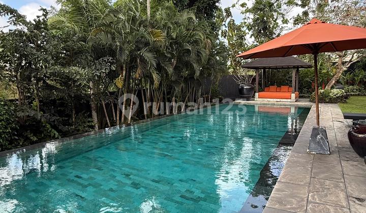 Dijual Villa Mewah Bergaya Tropikal Di Ungasan - Bali