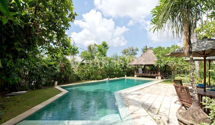 Beautifull Tropical Villa For Sale At Berawa Canggu Bali