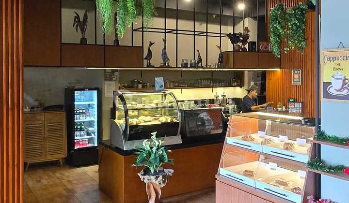 For Sale - Ready-to-Operate Coffee Shop / F&B Business in Seminyak, Bali For Sale - Ready-to-Operate Coffee Shop / F&B Business in Seminyak, Bali