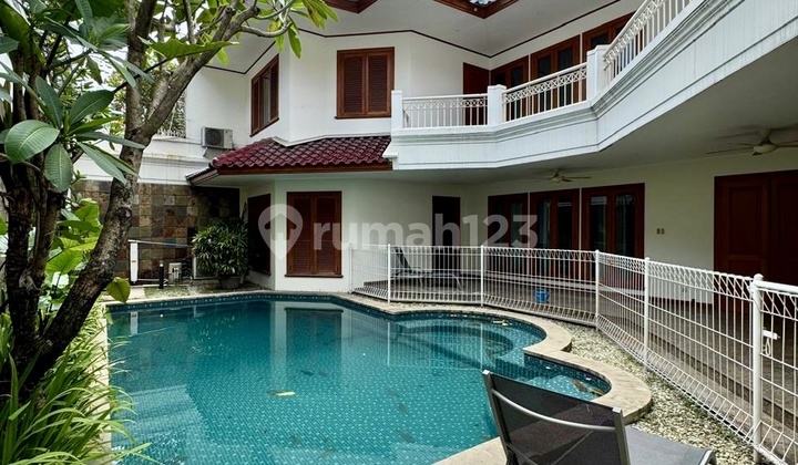 Exclusive Quiet &amp; Lush Area Near Golf Hill