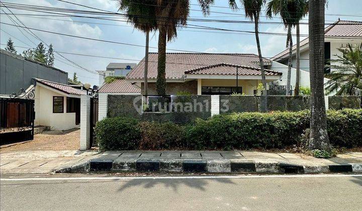 Menteng, rumah siap huni ada private pool lingkungan nyaman 1