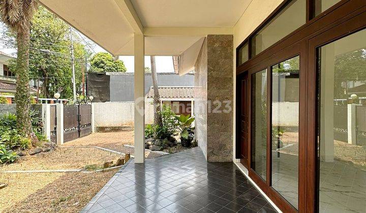 Menteng, rumah siap huni ada private pool lingkungan nyaman 2