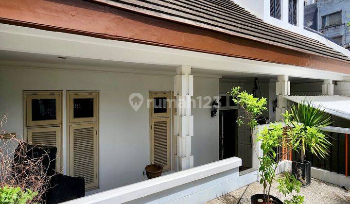 Lokasi Premium Dekat Dharmawangsa Square, Rumah Siap Huni Private Pool, Terawat Baik 2