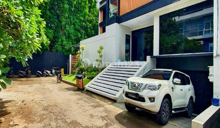 Rumah Mewah Desain Modern Minimalis, Exclusive Dalam Private Compound  1