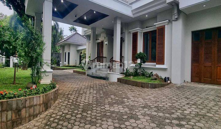 Rumah Mewah Halaman Luas, Kapasitas Parkir Dalam 10 Mobil, Lokasi Premium 2