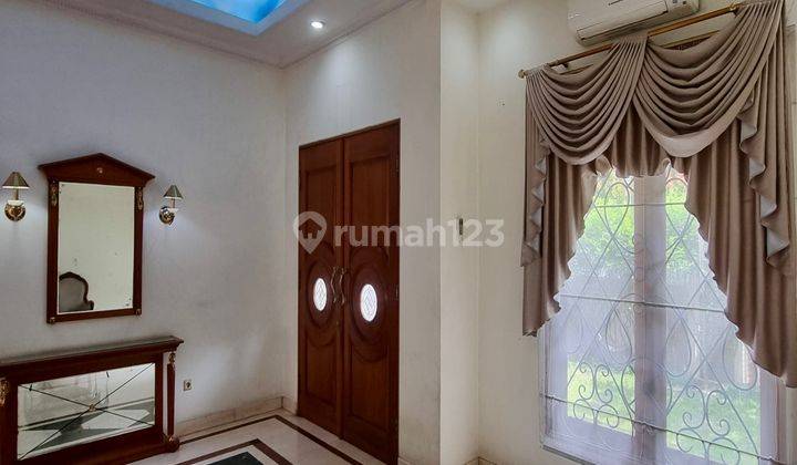 Rumah Siap Huni Kualitas Mewah Private Pool, Lokasi Premium Dekat Komplek Menteri Kuningan Jakarta 2