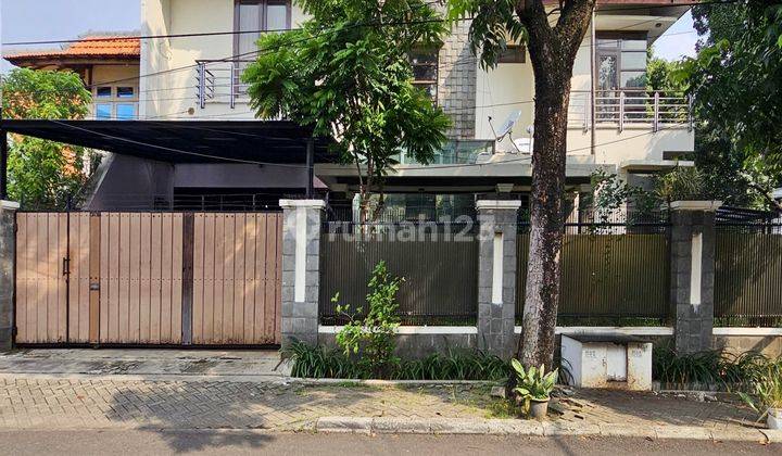 Rumah Hook 2 Lantai Lokasi Bisnis Cocok Untuk Usaha 1