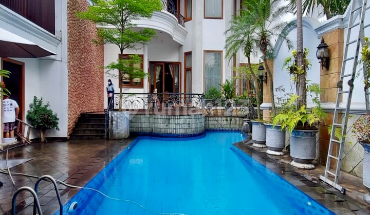 Prime Area Dekat Senopati & Scbd….rumah Private Pool 1
