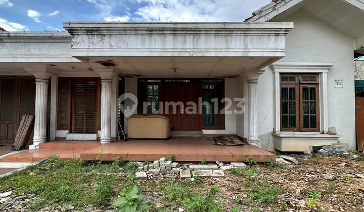 Plot Inside Complex | Old House Land Area Only