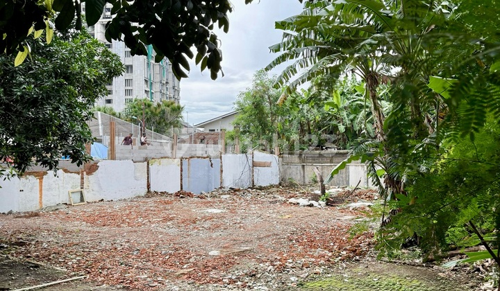 Premium Plot Near Senayan | Commercial Environment