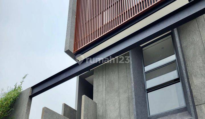 Rumah Dalam Komplek Elite, Bangunan Baru Desain Modern Minimalis 1