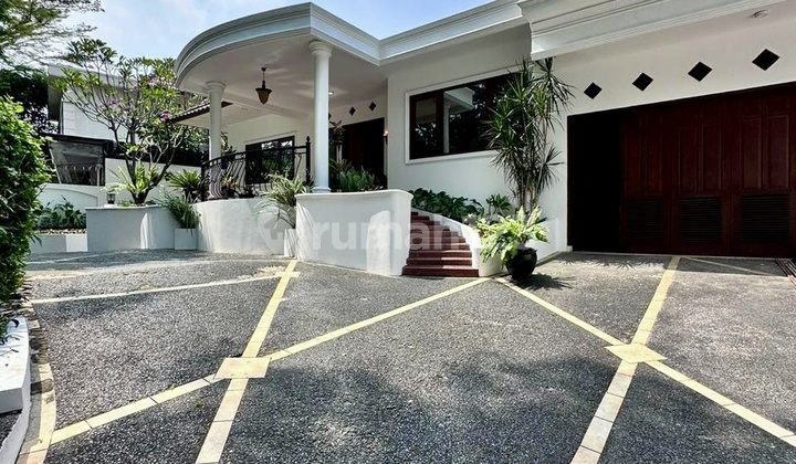 Lokasi Elite Dekat Hotel Dharmawangsa Row Jalan Lebar