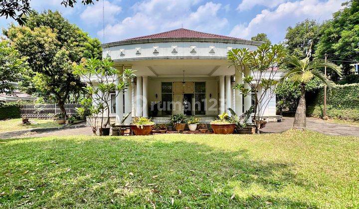 Prime Area Dekat Andara, Rumah Mewah Halaman Luas 1