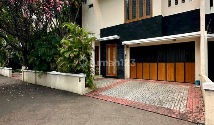 Private Compound -+ 100m1 Dari Kemang Raya 2