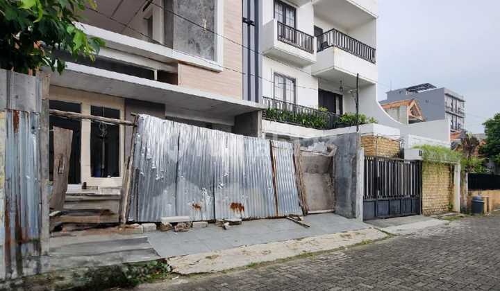 Rumah Brandnew Dalam Komplek Sangat Setrategis | Dekat Citos 2