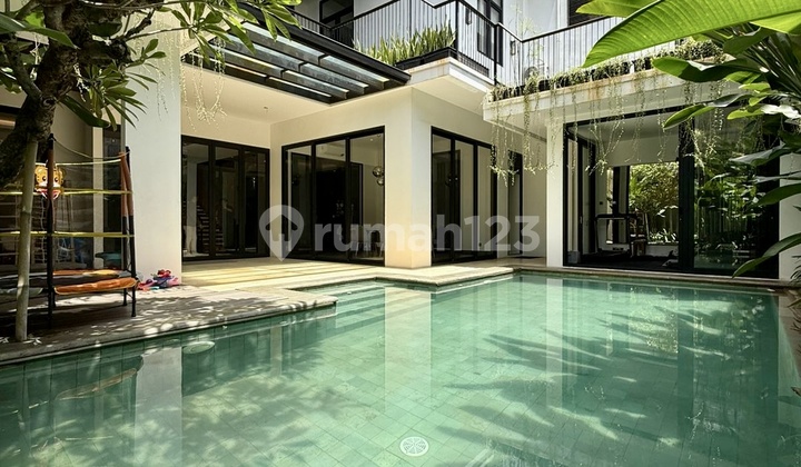 Rumah Mewah Lokasi Private Area | Selangkah Ke P. Antasari