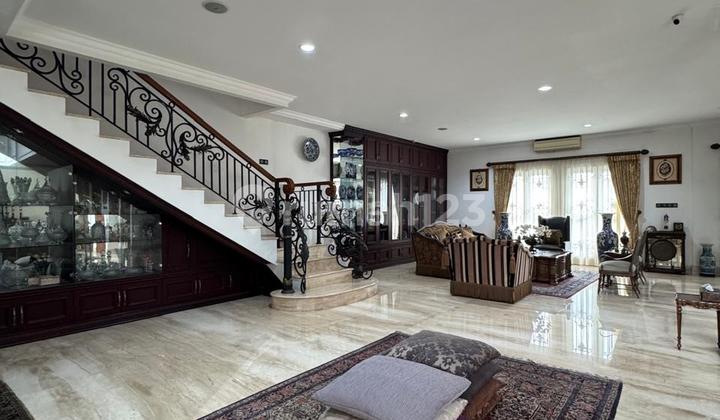 Prime Location Area Tenang.!! Luxurious Classic House 2
