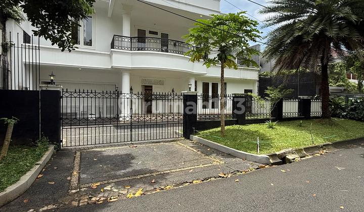 Rumah Premium Lokasi Elite dan Eksklusif One Gate System Rumah Premium Lokasi Elite dan Eksklusif One Gate System