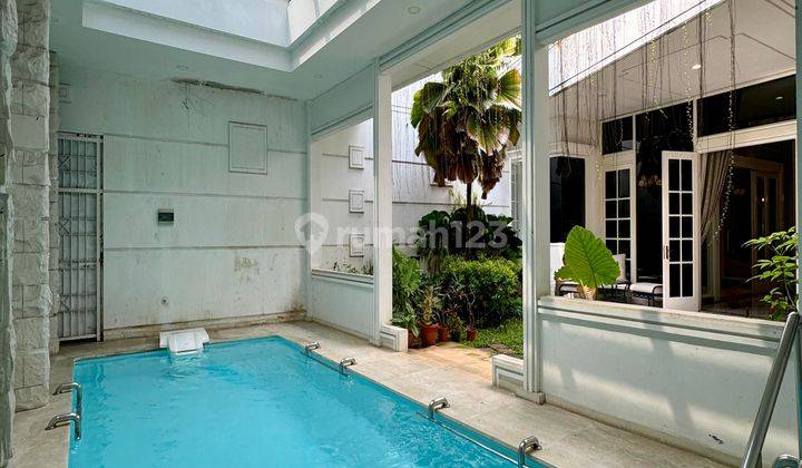 Prime Area Sutan Syahri Menteng, Rumah Mewah Indoor Pool 1