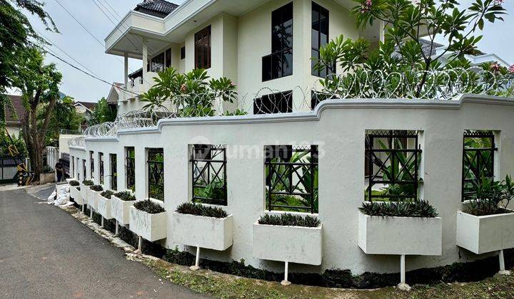 Rumah Standar Ekspat Lanskap Bagus, Row Jalan Lebar Area Nyaman 1