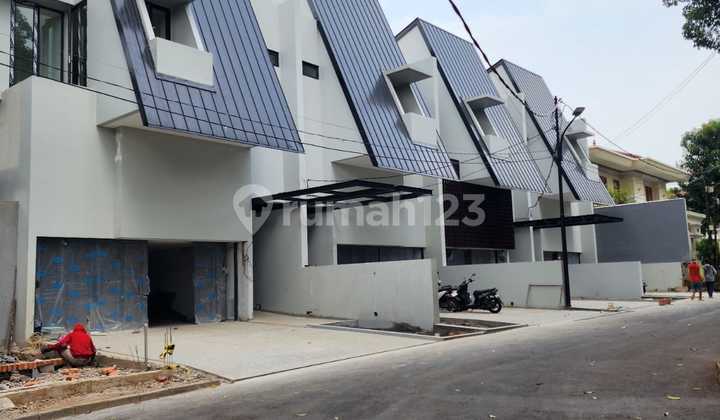 Hunian Eksklusif Simprug Golf | Mewah... Spec Material Premium