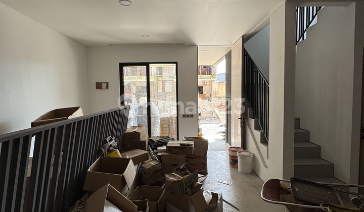 Large Complex with Beautiful Landscape | Public Pool Facilities 2