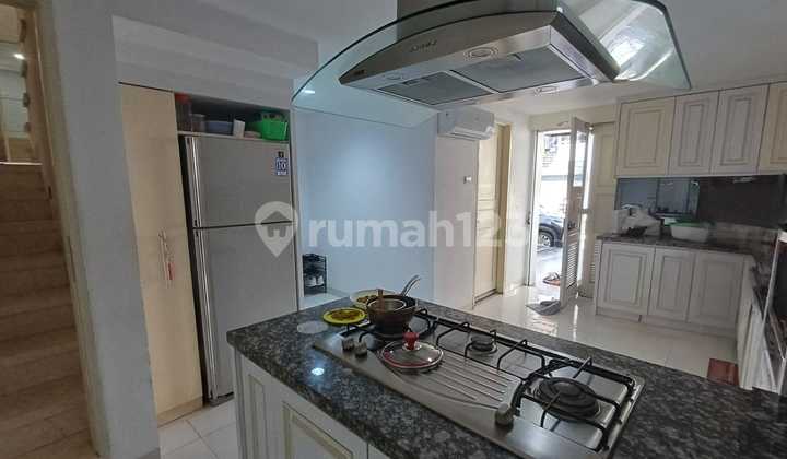 Dijual Rumahh  Furnishhh Cluster Roma, PIK - Jakarta Utara 2