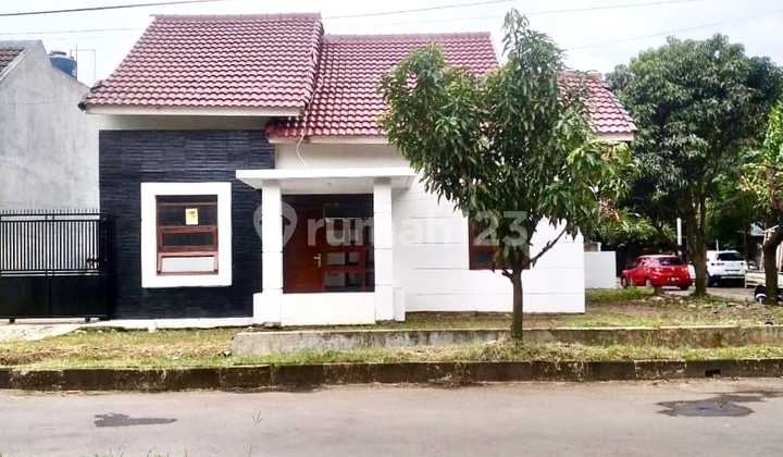 Dijual Rumah Hook Cluster Palem Adipura Residence