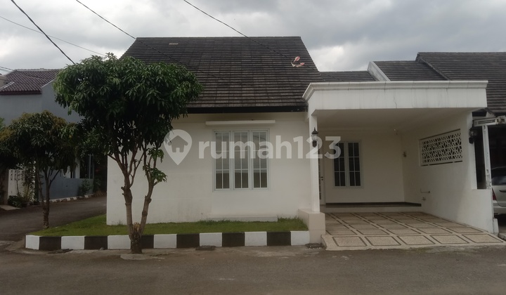 For Sale: Dwipapuri Residence House, Good Hook, Near Krida Nusantara School For Sale: Dwipapuri Residence House, Good Hook, Near Krida Nusantara School