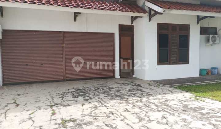 Strategic Large House Near Budi Luhur Ciledug Tangerang Bus Stop, Excellent 2