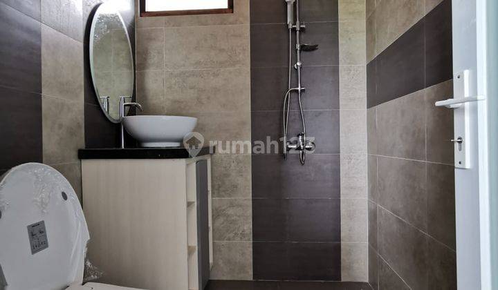 Villa 3 Km Tidur, 3 Km Mandi, Include Kitchen, Kolam Aquarium 4